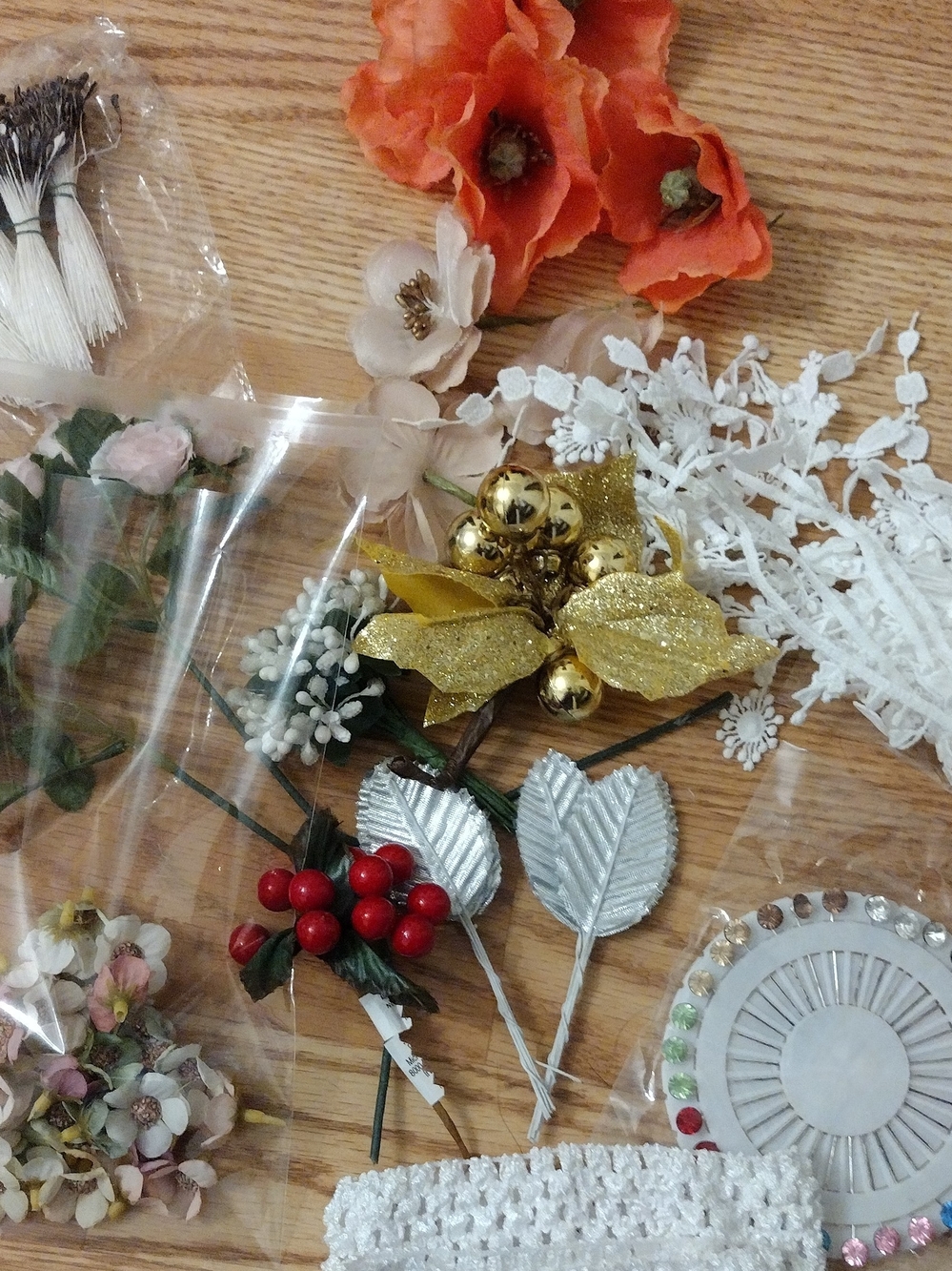 Assorted DIY Projects Accessories Flowers White Floral Trim Leaves Needles